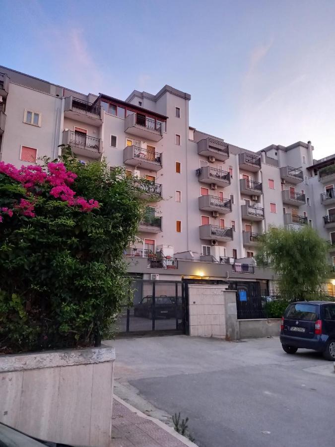 Ferienwohnung Hauze Trani Exterior foto